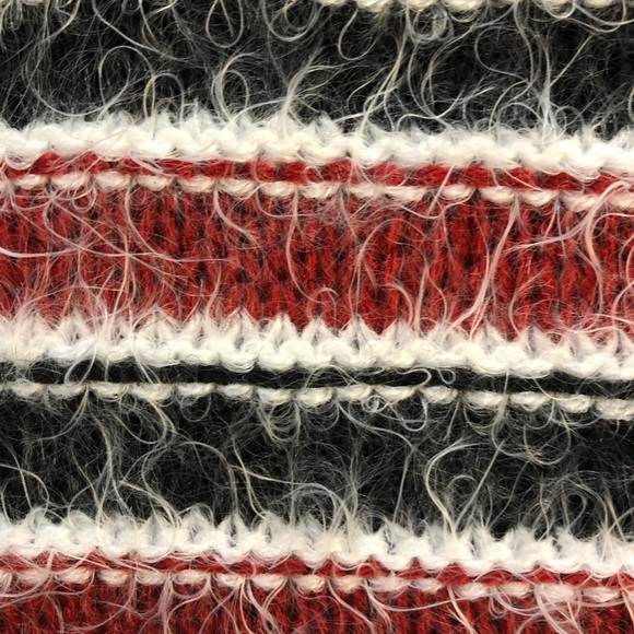 Incredible Black with burgundy and white Women’s sweater Red Rosa Brand. - Picture 9 of 9